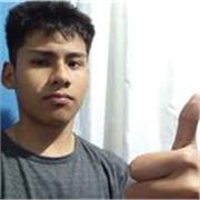 Estudiante impartiendo clases de español a niños, adolescentes o adultos