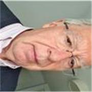 Profesor con mucha experiencia y muy práctica docencia. 