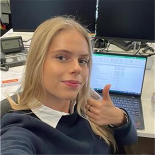 Lina Privatlehrerin aus Frankfurt am Main