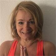 Professeure de Yoga spécialisée en yoga-thérapie