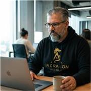 Formador en IA y automatización de contenido. Enseño a emprendedores que todavía no aplican IA en su negocio a usar ChatGPT y Gemi