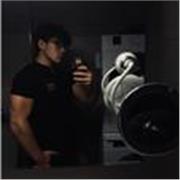 Universitario conferisce lezioni di economia aziendale con competenze fini alla 5 superiore