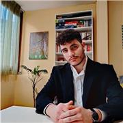 Base di italiano per stranieri. English fluent