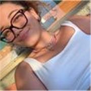 Chica italiana con capacidad de tener clase de inglés y italiano