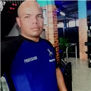 Procuro trabalho como professor de educação física