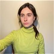 Diplomata al liceo linguistico e attualmente iscritta alla facoltà di psicologia. Anni 19