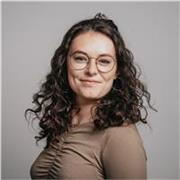 I am a qualified life coach who helps students build confidence, improve motivation and develop strong study and wellbeing habits.