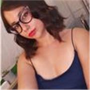 Ragazza per ripetizioni di italiano