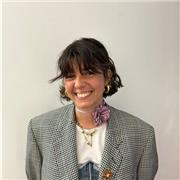 Laureata in fisica impartisce lezioni di matematica, fisica e materie affini a studenti della scuola elementare, media e superiore