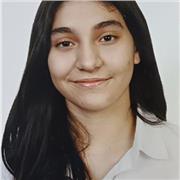 Soy una alumno de bachillerato con una meta clara de llegar a ser profesora y estudiar filología hispánica. Me apasiona la lengua y la literatura y me encanta explicársela a los/as alumnos/as que necesitan ayuda.