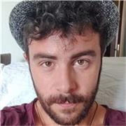 
Esplora il mondo digitale con me online da Vicenza! Impara informatica per adulti e ragazzi da un appassionato di PC sin dall'infanzia diventato web designer e programmatore. La mia esperienza come animatore turistico ha arricchito il mio approccio empat