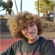 Salutations futur artiste ! Je m'appel Clément et suis étudiant en école de design. Je cherche à donner des cours en présentiel (sur Saint-Denis de la Réunion) ou en visio.