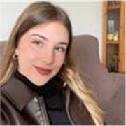 Titulada en Logopedia, experiencia realizadas en prácticas curriculares en C.E.I.P. Eugenia de Montijo y Hospital Universitario.