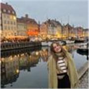 Profesora de matemáticas imparte clases particulares a niños de todas las edades