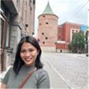 Personal Online English Tutor Guiding You to Speak Confidently and Express Yourself Naturally