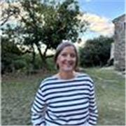 Profesora titulada en patronaje y confeccion. 10 años de experiència, me apasiona mi trabajo y sobretodo enseñar upcycling 