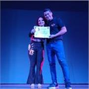 Aprende bailes de salón desde cero y diviertete! Para parejas, individuales y grupos. 💃🏻