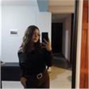 Profesora de Español imparte clases a niños de todas las edades