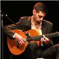 Profesor de guitarra imparte clases de guitarra flamenca, guitarra clásica y de solfeo
