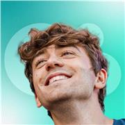 Fotografo freelancer laureato in Graphic Design, disponibile per lezioni di post-produzione fotografica, fotoritocco ed editing.