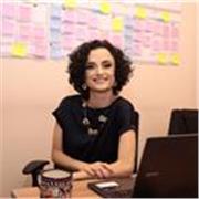 Filha de professores metida a executiva (que se entregou a consultoria pra viver a maternidade)