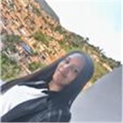 Profesora de informática para niños de manera virtual