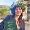 Ricercatrice universitaria in virologia, laureata con il massimo dei voti in biotecnologie mediche