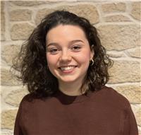 Détentrice d'une licence SciencesPo, j'offre des cours particuliers pour les élèves de primaire, collège et lycée en Anglais ou autres matières en fonction de vos demandes