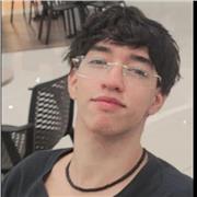 Tutor de español que enseña a personas de todas las edades