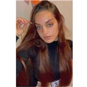 Profesora de baile con mucha pasión por la danza y el deporte. Puedo dar clases desde niños hasta personas adultas. Para hacer ejercicio y bailar, la edad es sólo un numero!