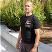 Personal trainer con pluriennale esperienza disponibile per allenamenti all'aperto o a domicilio