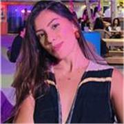 Mujer tranquila, amable y graciosa apta para dictar clases de Español a jóvenes 
