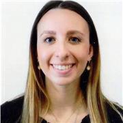 Studentessa universitaria diplomata con 100 offre ripetizioni per elementari, medie e superiori