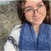 Chica de apoyo para matemáticas, lenguas y más asignaturas de primaria en presencial y online