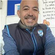 Profesor de educación primaria, con especialidad en pedagogía. Así como preparación para ingreso a secundaria