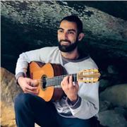 Profesor graduado en Biología con pasión y experiencia en la enseñanza.