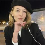 Profesora de inglés, joven y dinámica para niveles principiantes e intermedios. ONLINE