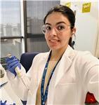 Doctora titulada en biotecnología y biomedicina. Si buscas una profe de química, biología y afines, aquí me tienes