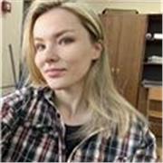 ein Englischlehrer mit langjähriger Erfahrung im Unterrichten von Kindern im entsprechenden Alter