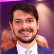 Offro lezioni private a studenti di ogni età e per diverse materie.
