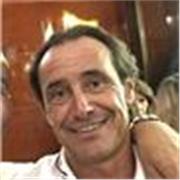 Economista con máster en mercados financieros con experiencia en el sector de banca y gestión de patrimonio 