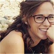 sono Benedetta, laureata in Italianistica, specializzata nell'insegnamento dell'italiano a stranieri