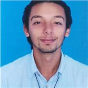 Profesor de Ciencias Sociales, imparte clases a niños de primaria y bachillerato, universitarios y técnicos