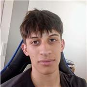 Persona apasionada por el inglés, con un nivel CEFR C1, sin experiencia profesional