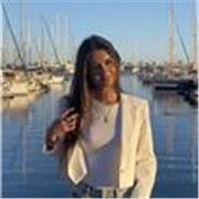 Soy una persona bastante extrovertida, paciente, me amoldo rápido a las situaciones y me gustan mucho los niños pequeños 