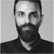 Fotografo professionista e docente di direzione della fotografia del cinema, offre lezioni di fotografia base e avanzata