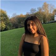 Hola! Soy una chica joven de 21 años que acaba de terminar de estudiar Integración Social. Soy una persona alegre, cariñosa, comprometida, responsable y puntual. con muchas ganas de ayudar a niños con dificultades o simplemente a niños que necesitan refue