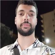 Sono Laureato in piuttura e grafica, offro lezioni semplici e intuitive