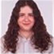 Profesora de inglés, con el C1 de este idioma por el certificado Cambridge. Experiencia como monitora de niños pequeños.