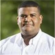 profesor de marketing digital para negocios, marketing operativo y como crear dashboard con las metricas.